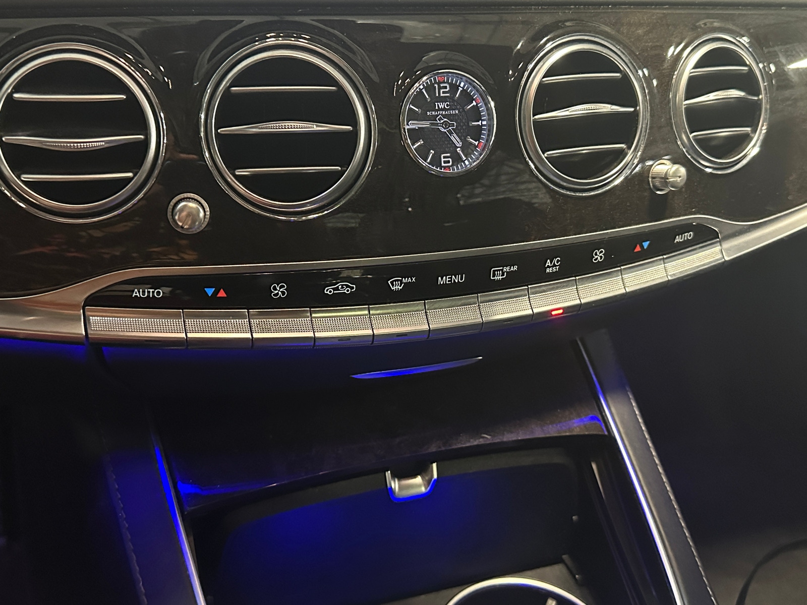Thumbnail: 2015 Mercedes-Benz S-Class - 3
