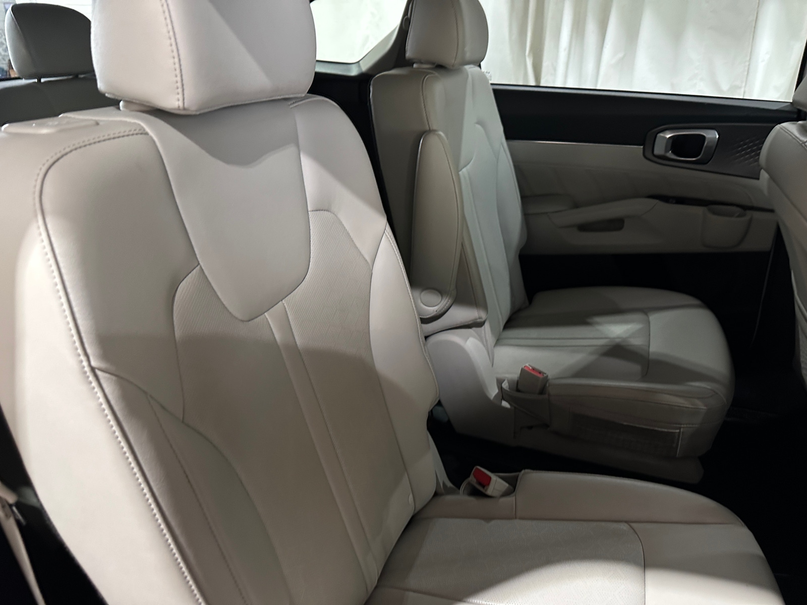 Thumbnail: 2023 Kia Sorento - 5