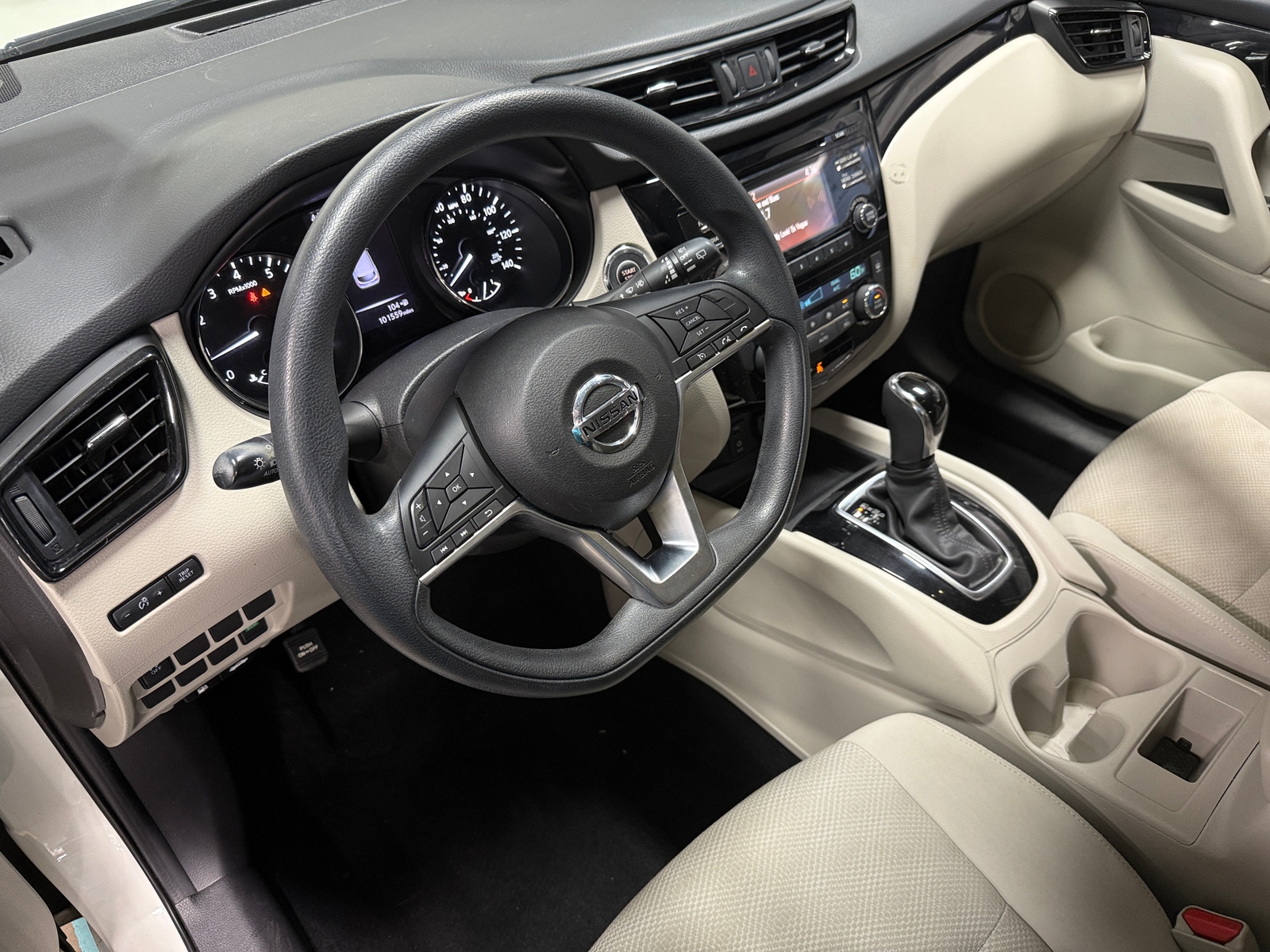 Thumbnail: 2018 Nissan Rogue Sport - 3