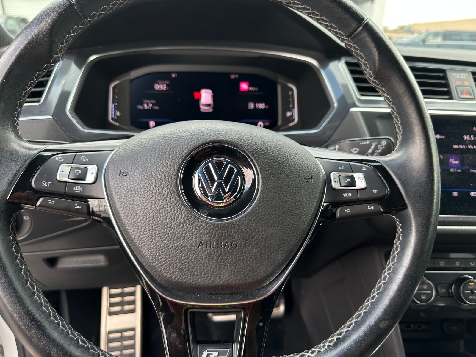 Thumbnail: 2019 Volkswagen Tiguan - 4