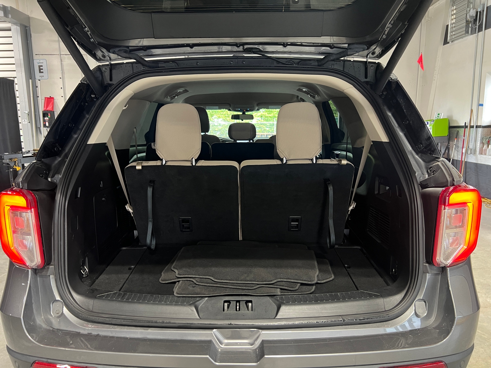 Thumbnail: 2021 Ford Explorer - 7