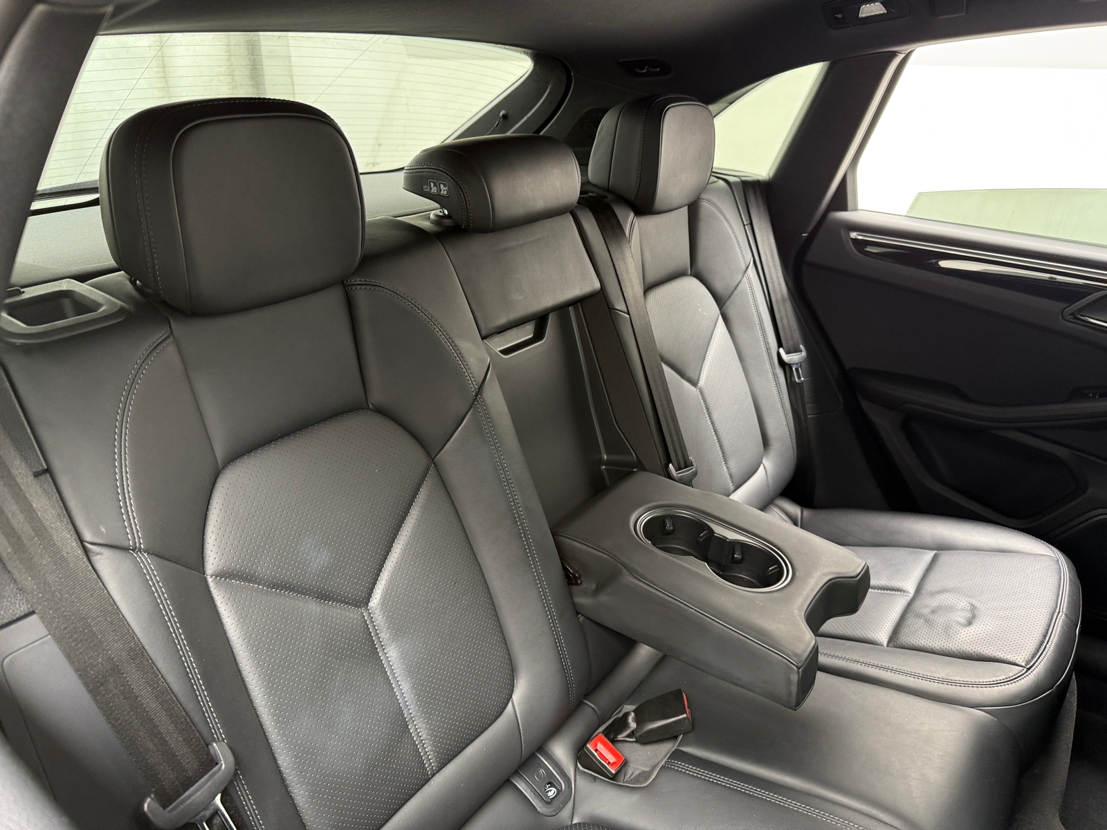 Thumbnail: 2021 Porsche Macan - 5