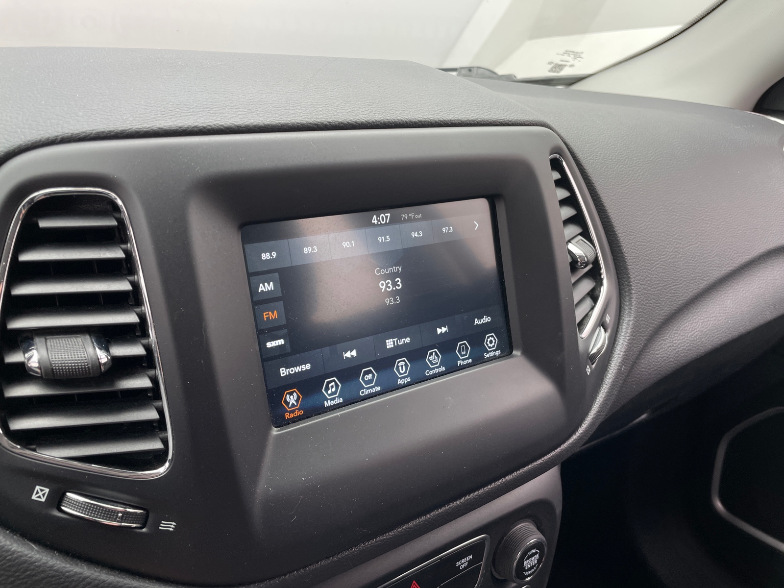 Thumbnail: 2019 Jeep Compass - 4