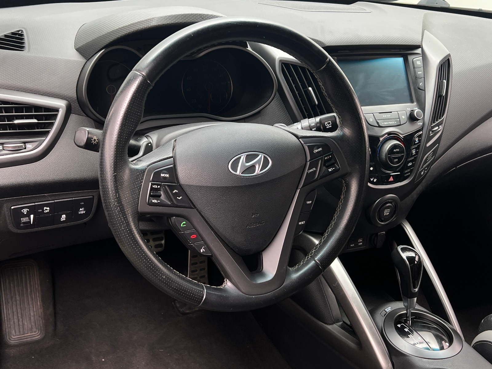 Thumbnail: 2017 Hyundai Veloster - 3