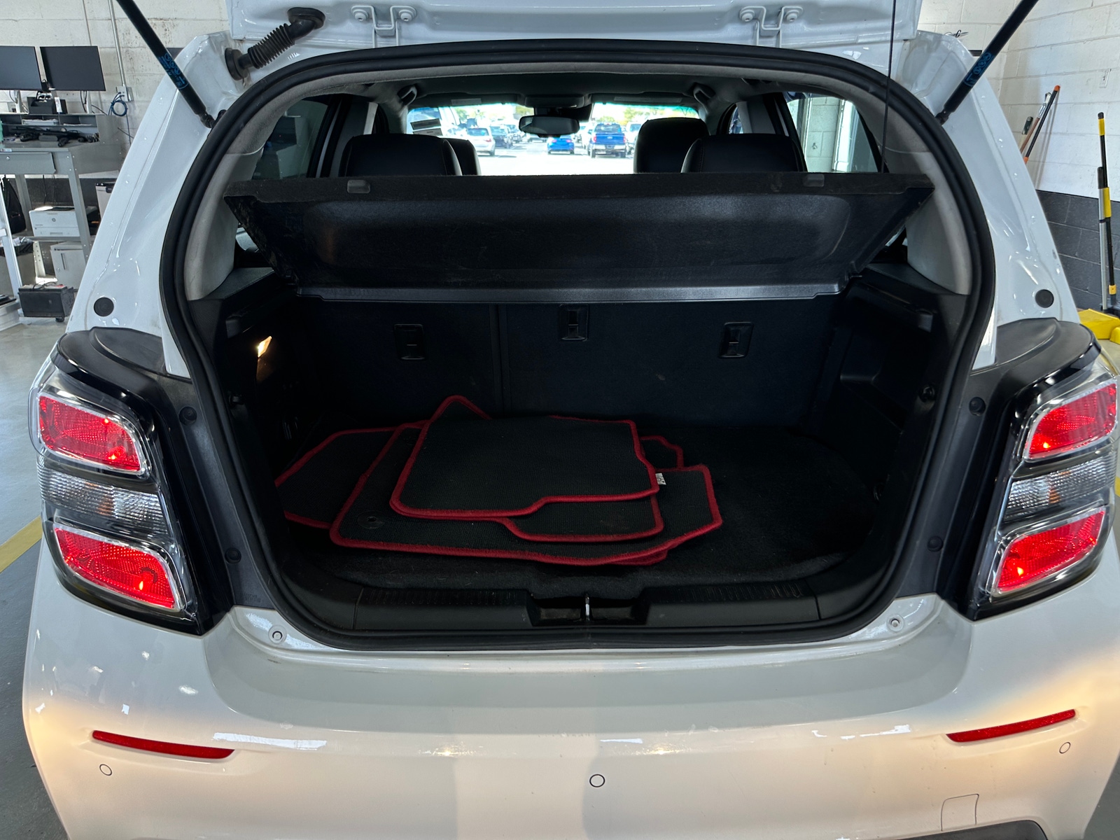 Thumbnail: 2018 Chevrolet Sonic - 6