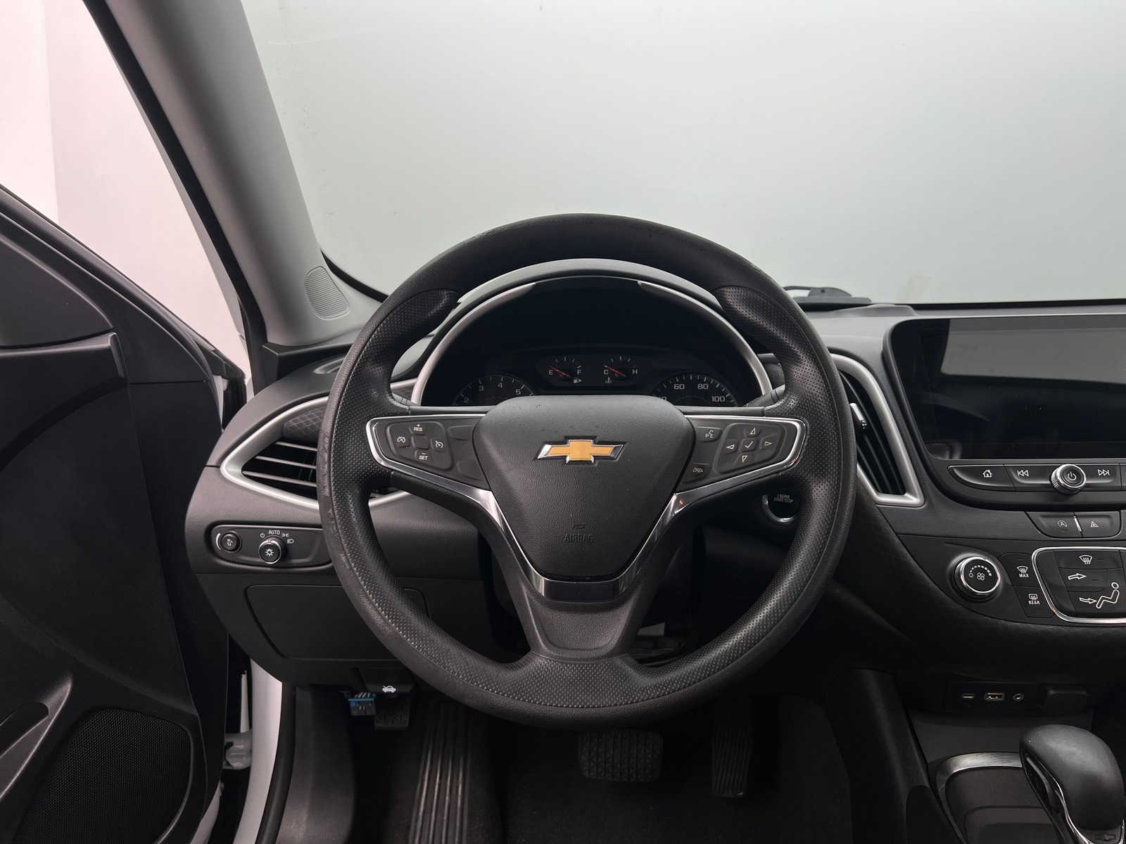 Thumbnail: 2021 Chevrolet Malibu - 5