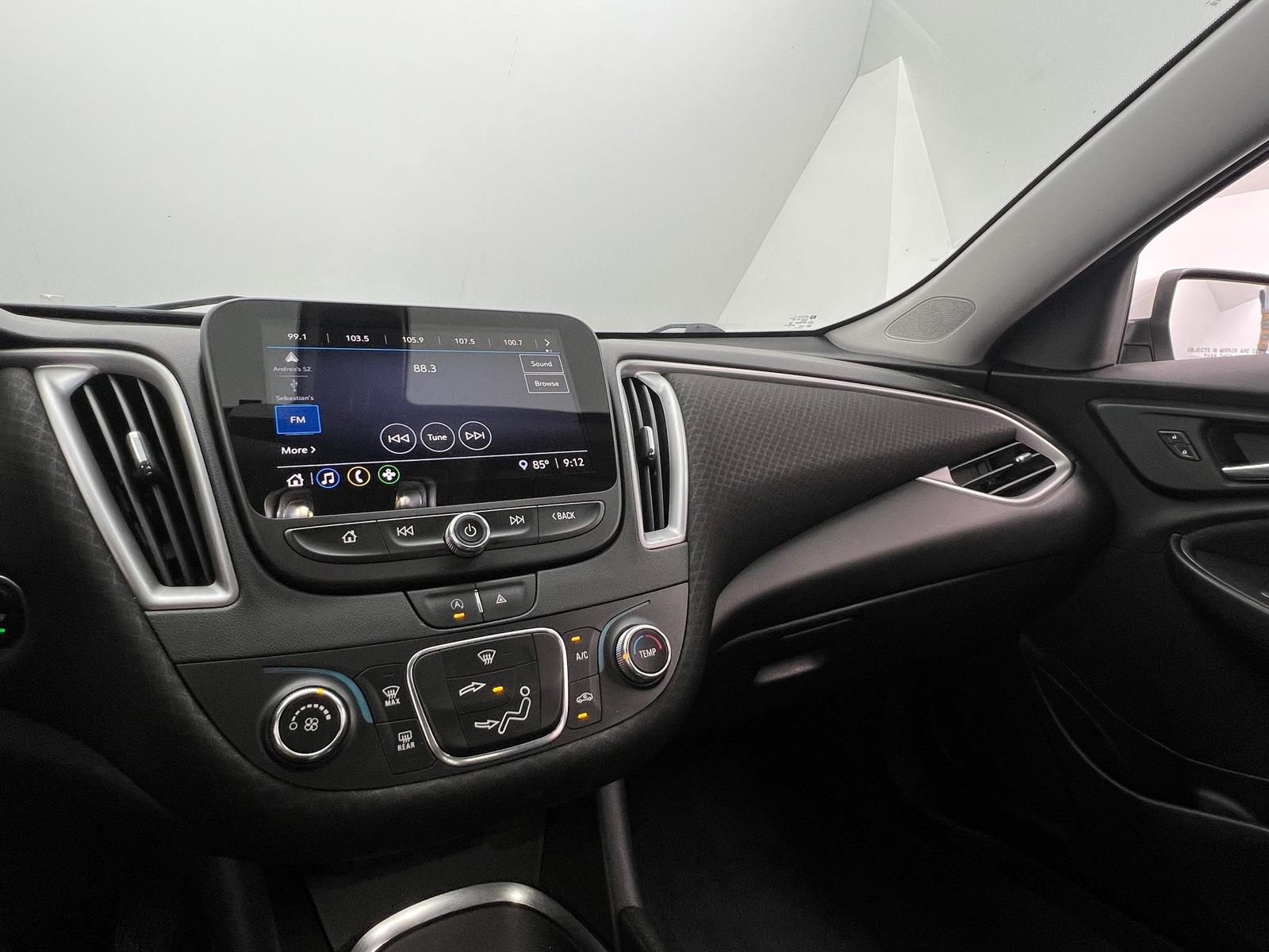 Thumbnail: 2021 Chevrolet Malibu - 4