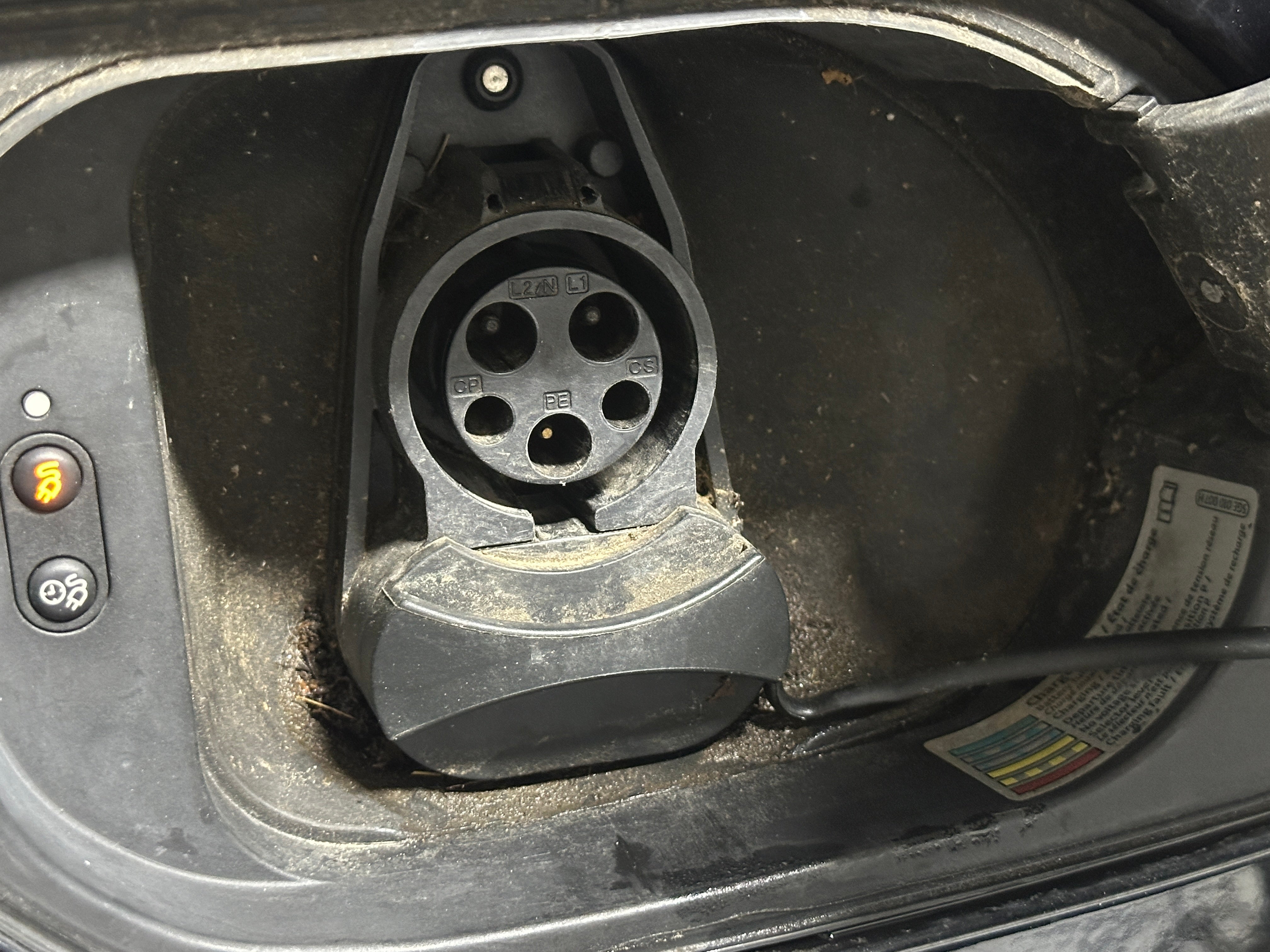 Used 2016 Volkswagen e-Golf e-Golf SEL Premium with VIN WVWPP7AU6GW914894 for sale in Oak Creek, WI