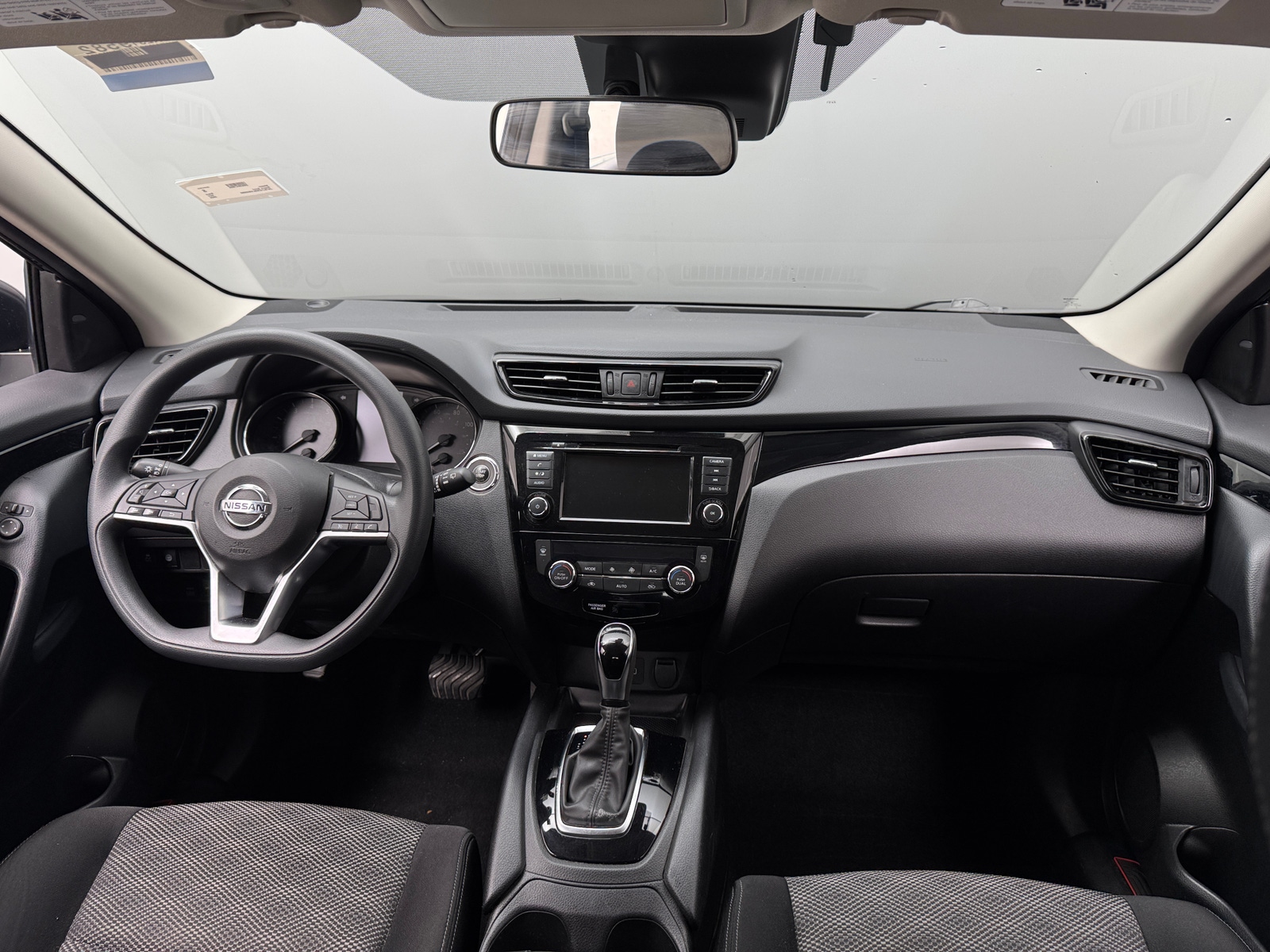 Thumbnail: 2020 Nissan Rogue Sport - 3