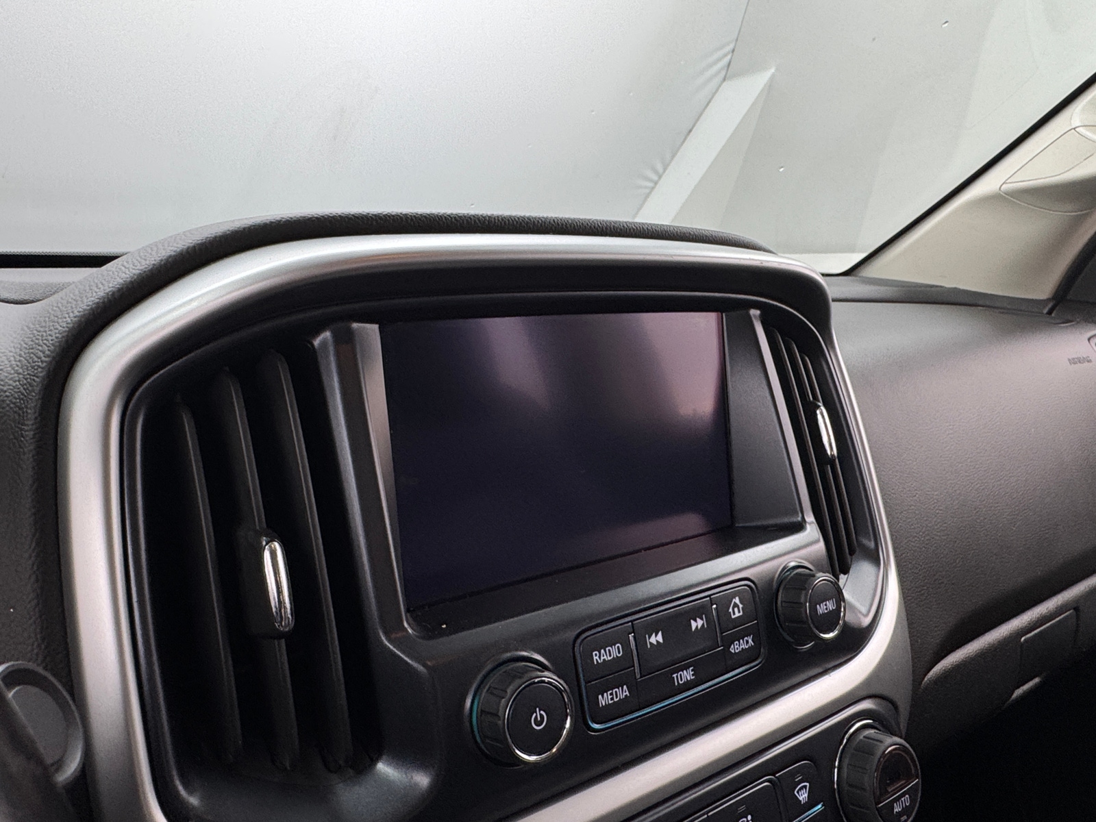 Thumbnail: 2018 Chevrolet Colorado - 3