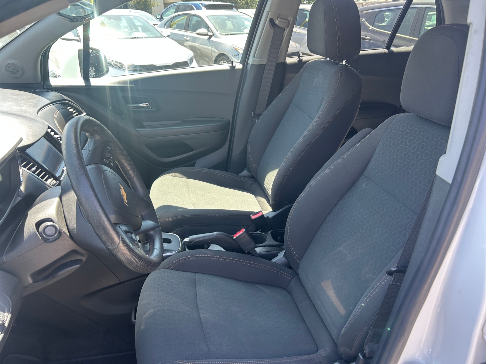 Thumbnail: 2022 Chevrolet Trax - 2