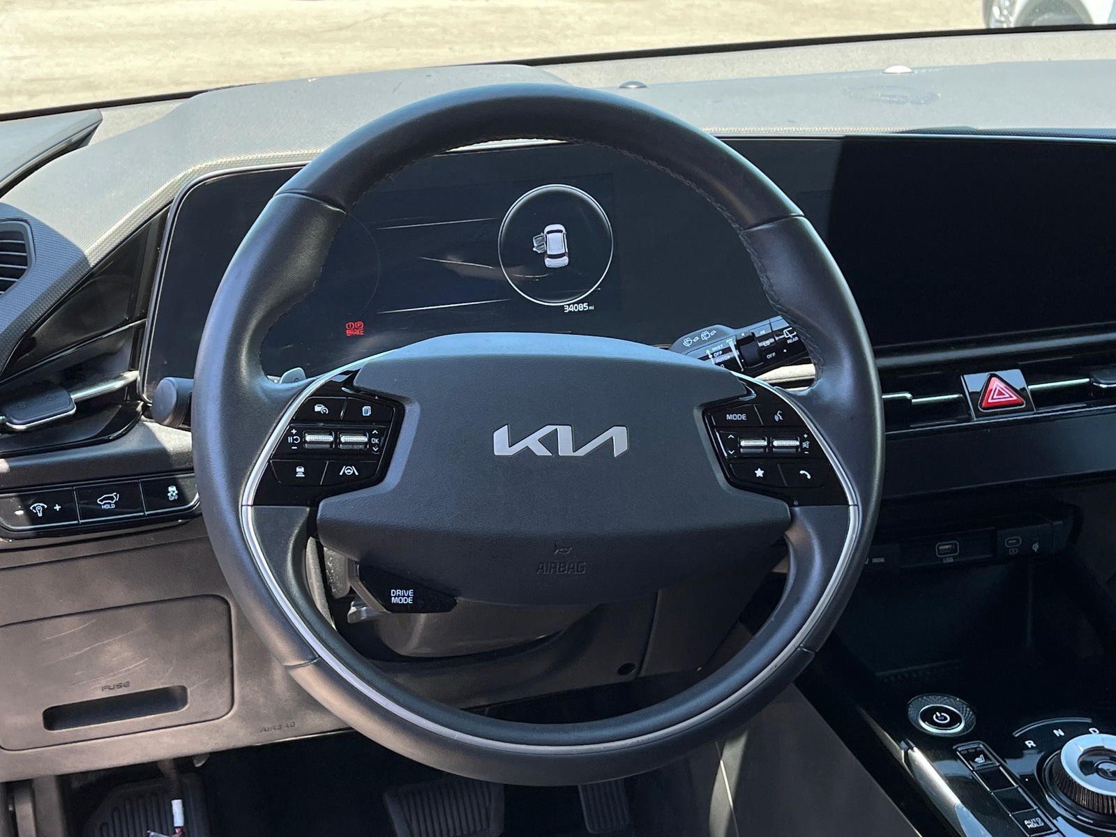 Thumbnail: 2023 Kia Niro - 5