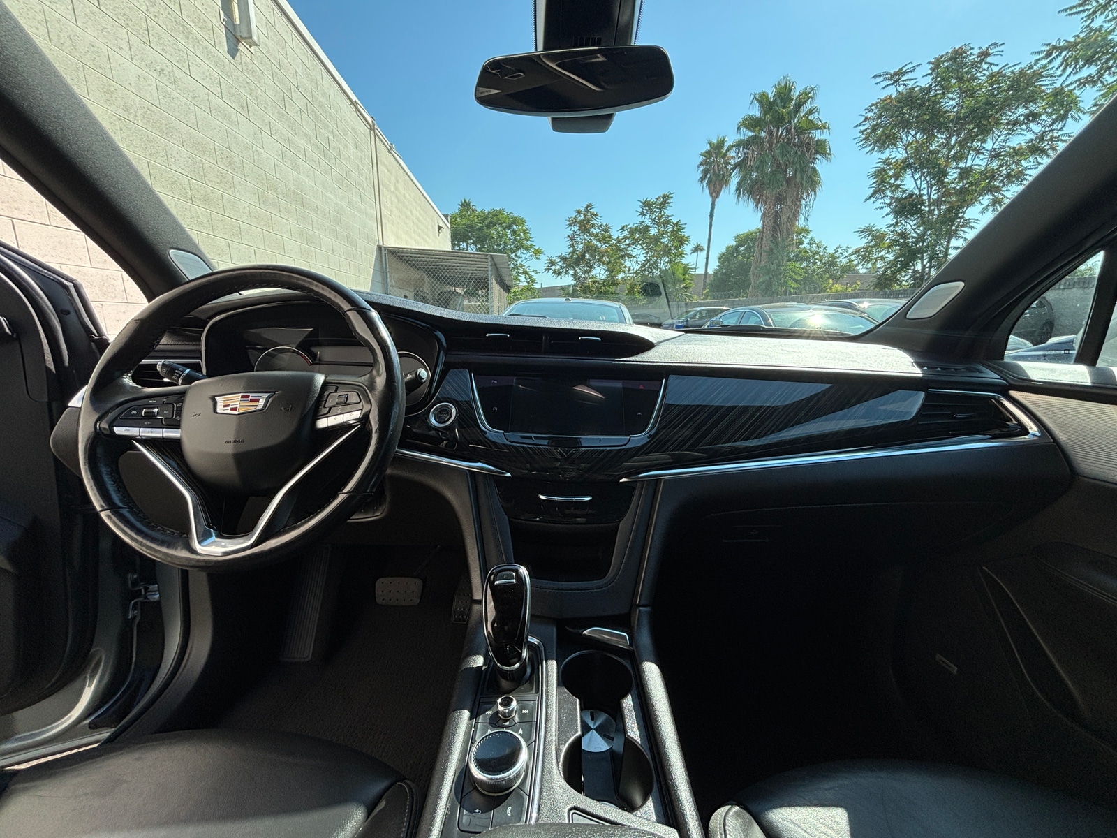 Thumbnail: 2023 Cadillac XT6 - 3