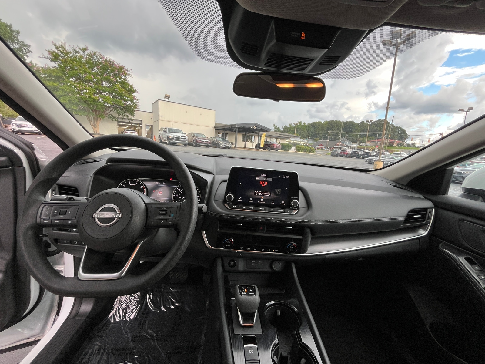 Thumbnail: 2024 Nissan Rogue - 3