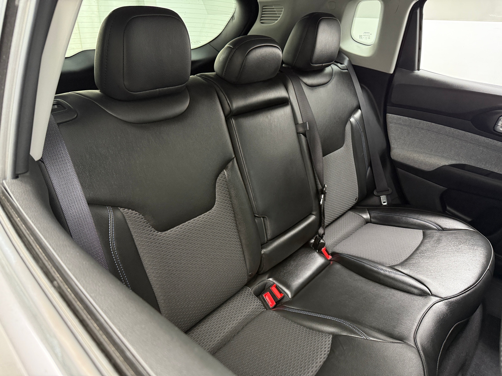 Thumbnail: 2022 Jeep Compass - 6