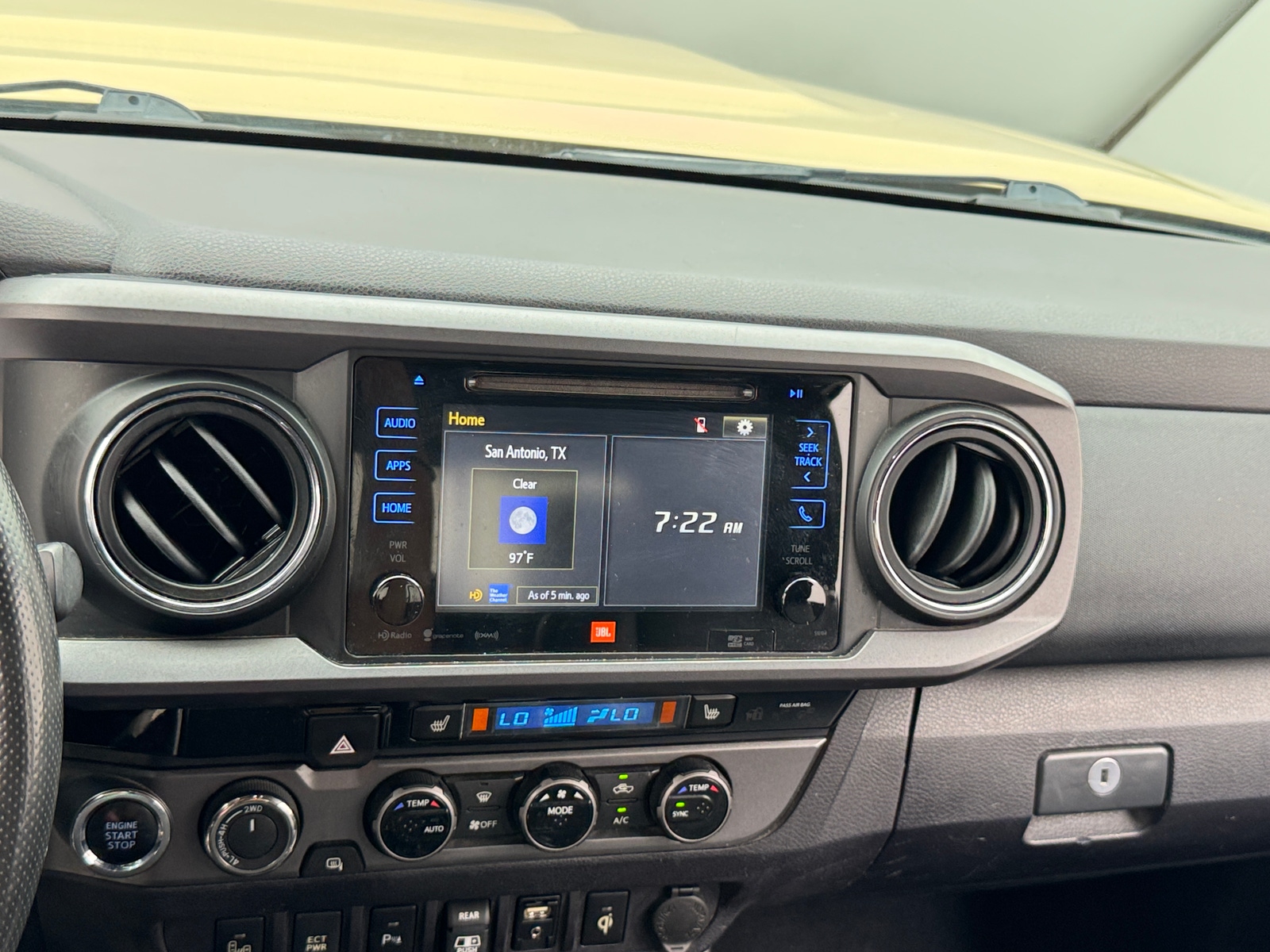 Thumbnail: 2018 Toyota Tacoma - 3