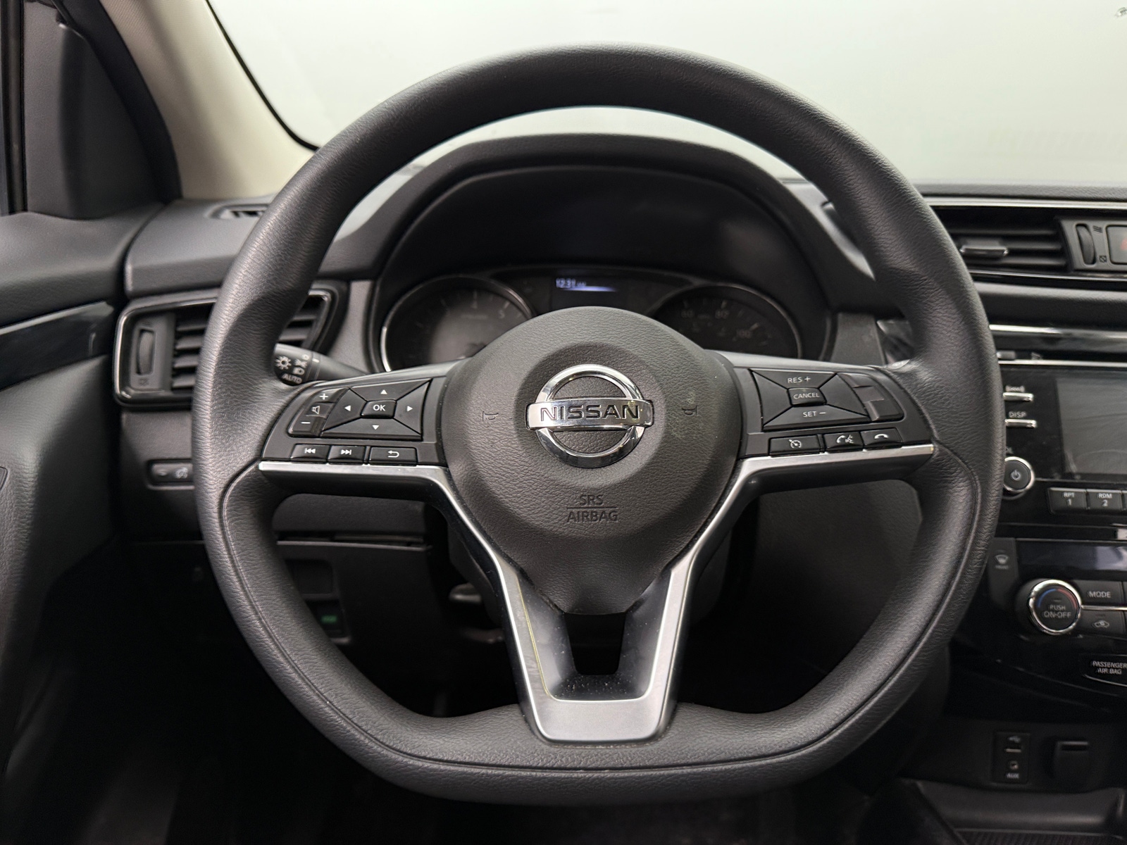 Thumbnail: 2017 Nissan Rogue Sport - 5