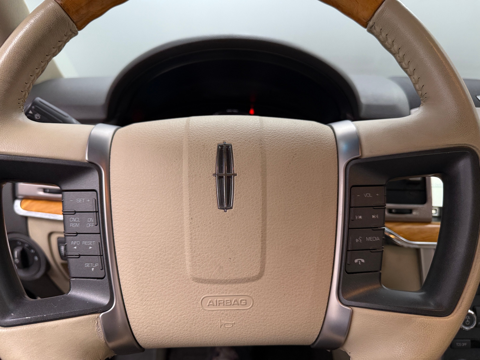 Thumbnail: 2012 Lincoln MKZ - 4