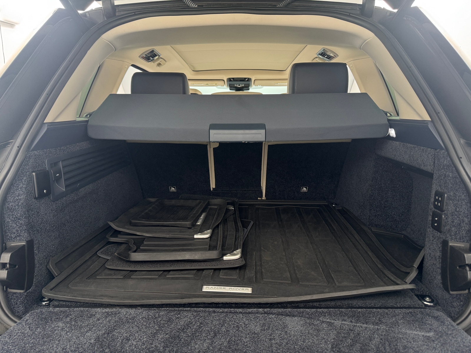 Thumbnail: 2018 Land Rover Range Rover - 7