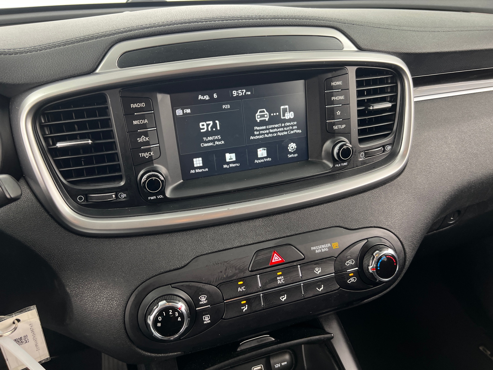 Thumbnail: 2019 Kia Sorento - 4