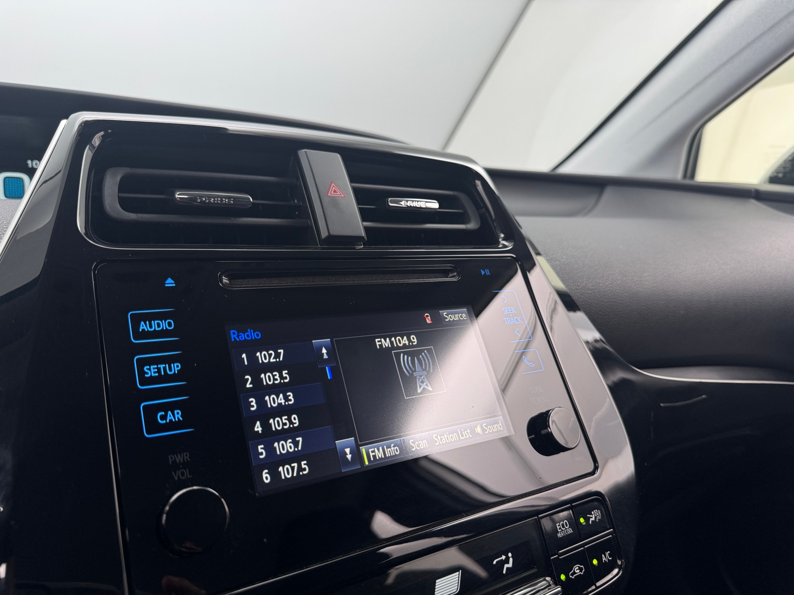 Thumbnail: 2019 Toyota Prius - 4