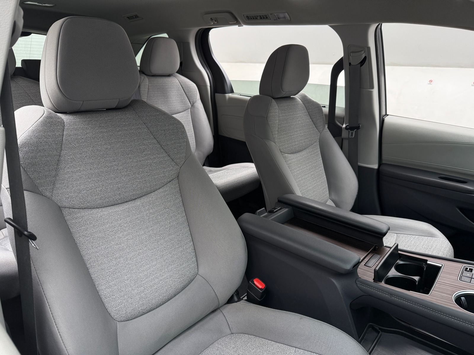 Thumbnail: 2022 Toyota Sienna - 2