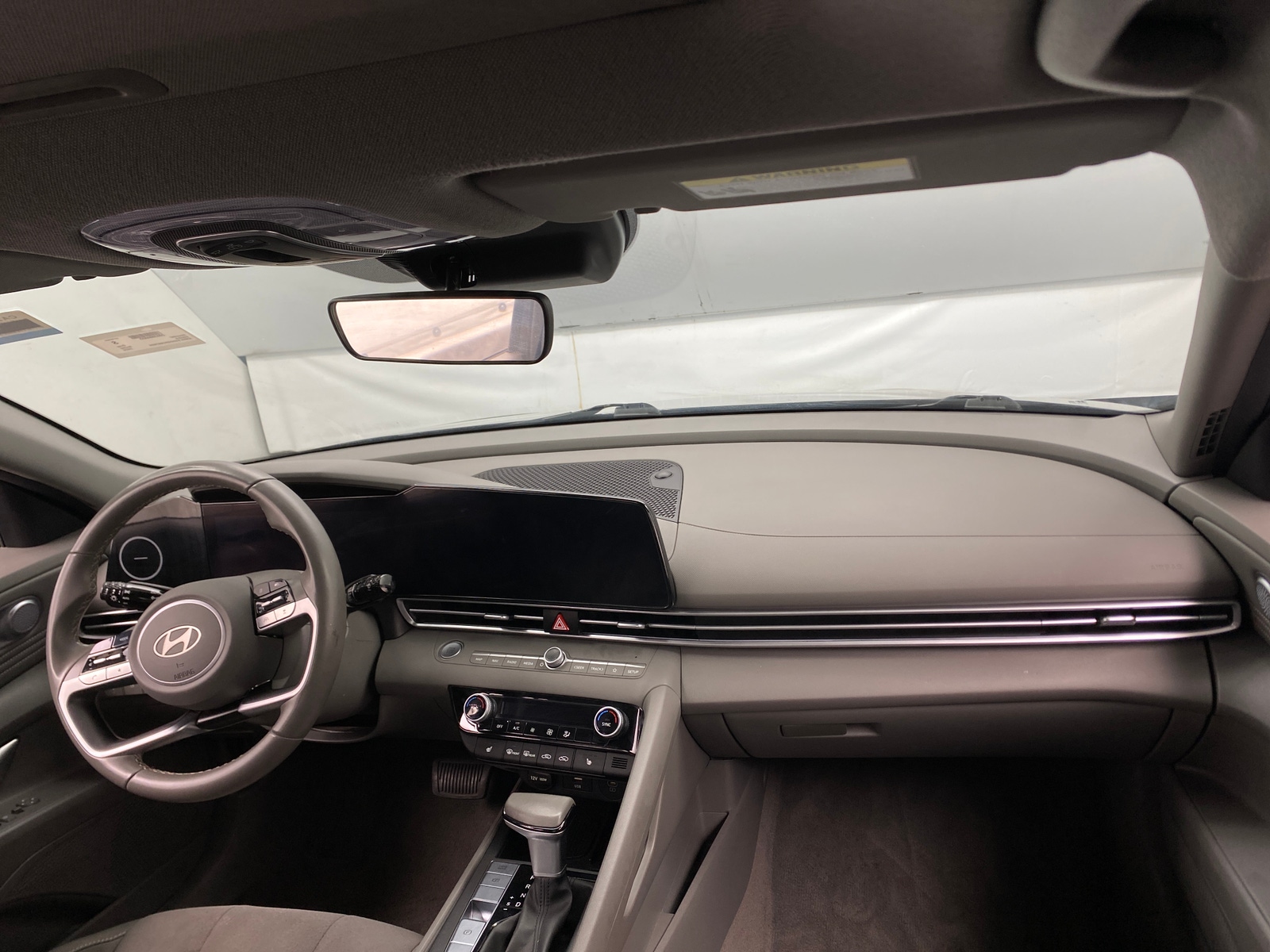 Thumbnail: 2024 Hyundai Elantra - 3