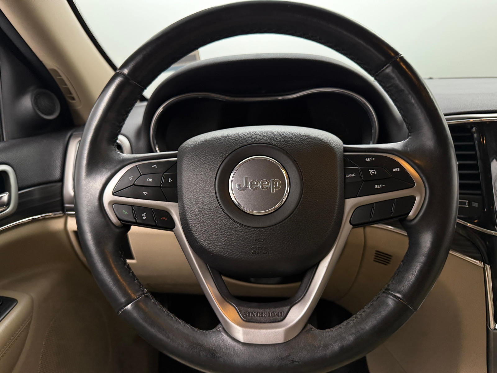Thumbnail: 2019 Jeep Grand Cherokee - 4