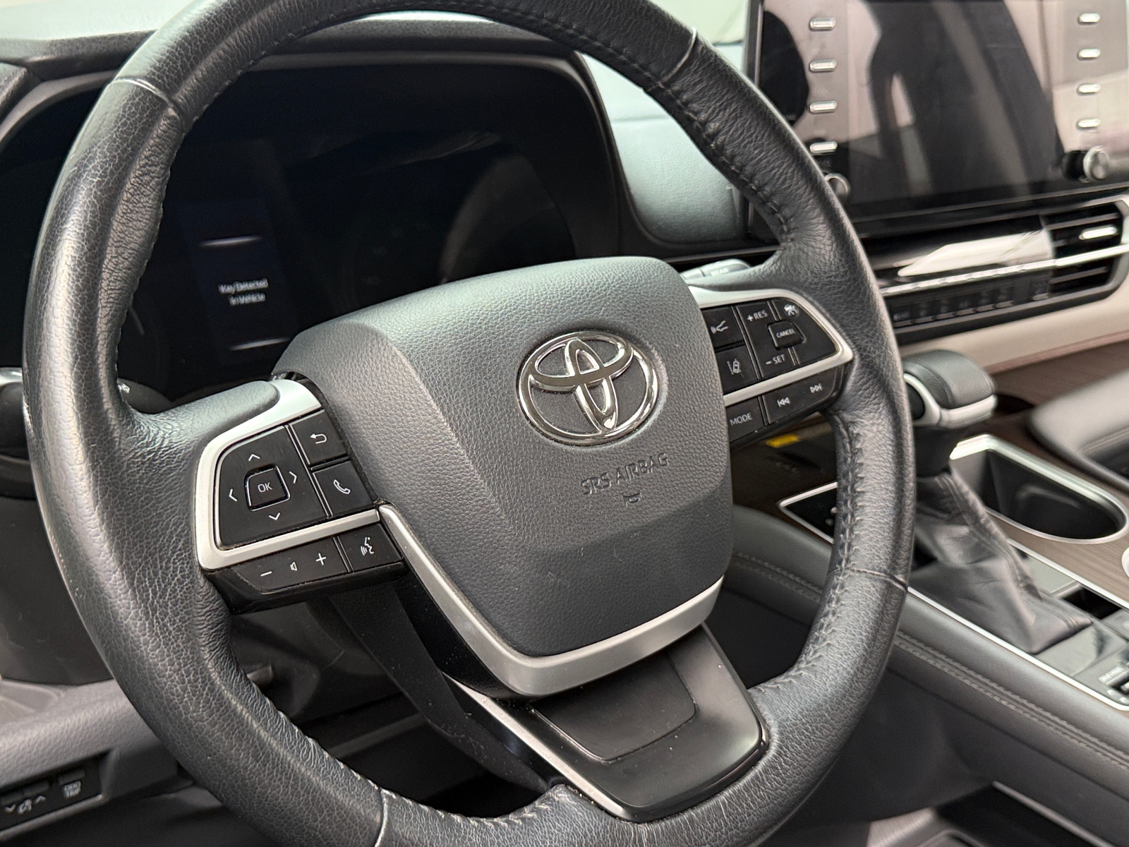 Thumbnail: 2021 Toyota Sienna - 4
