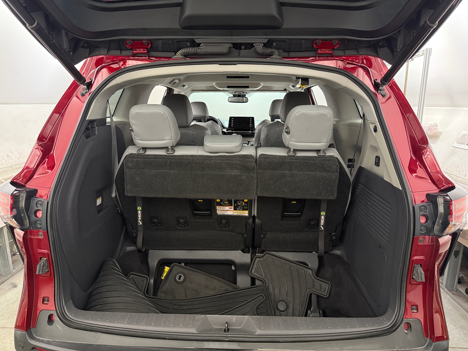 Thumbnail: 2021 Toyota Sienna - 6