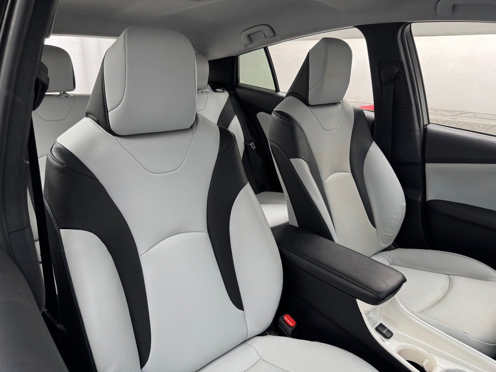 Thumbnail: 2017 Toyota Prius Prime - 2