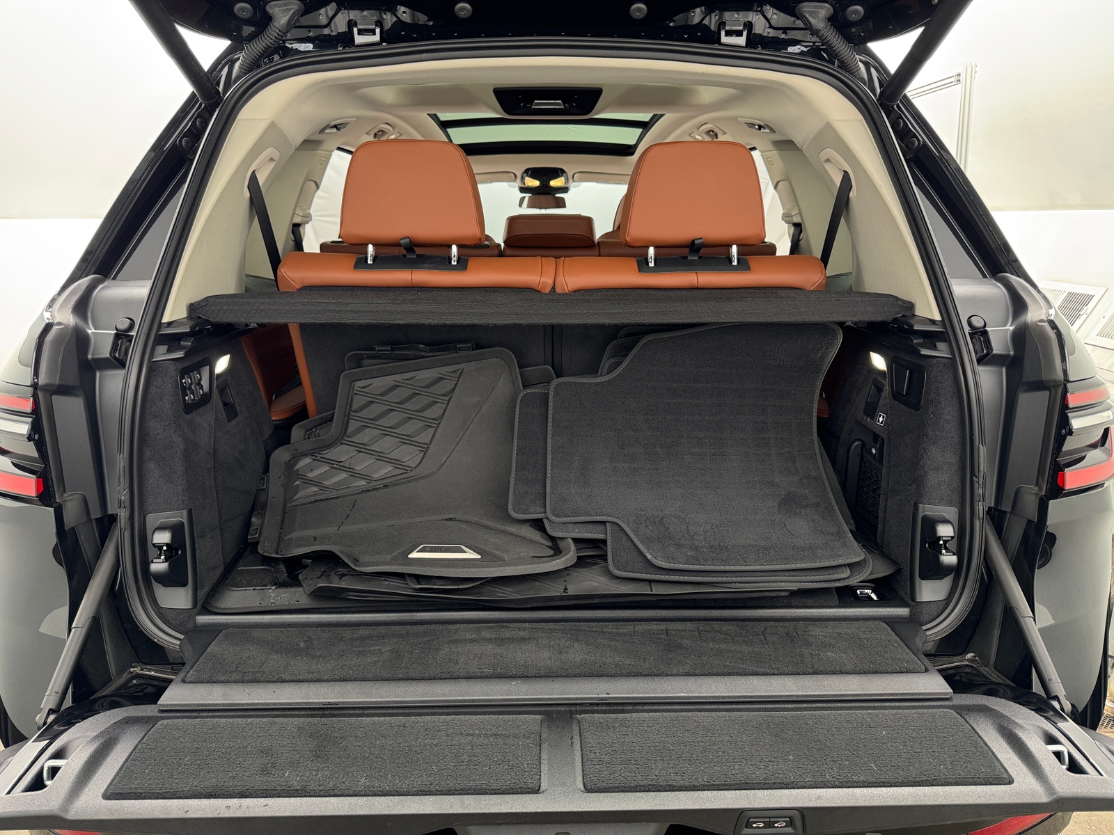 Thumbnail: 2024 BMW X7 - 6