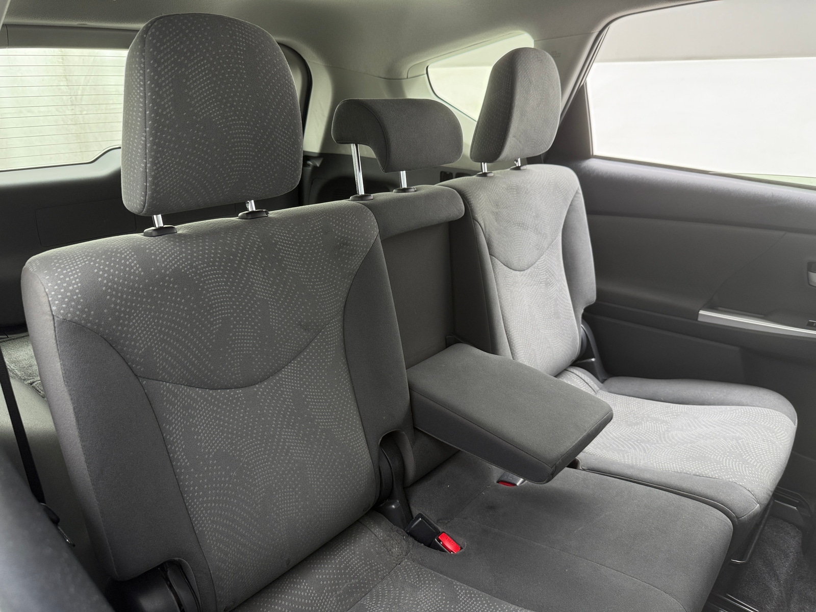 Thumbnail: 2013 Toyota Prius v - 6