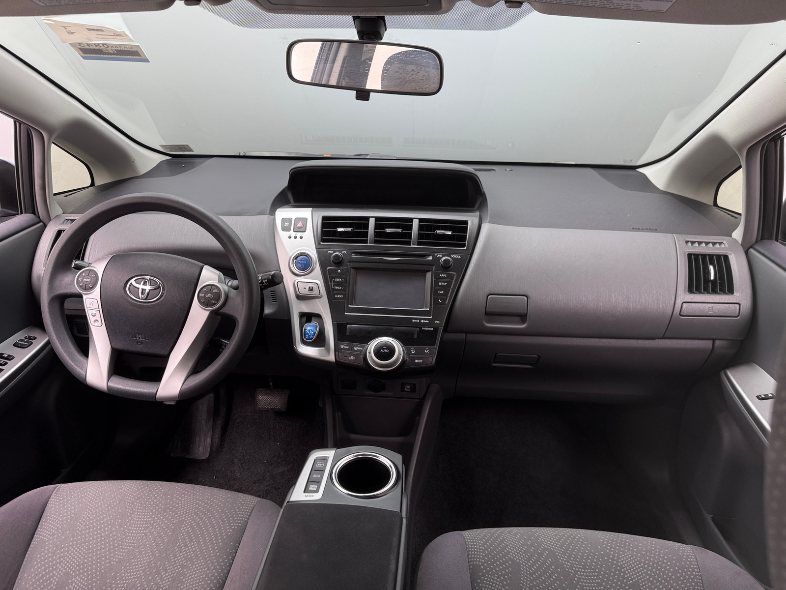Thumbnail: 2013 Toyota Prius v - 3