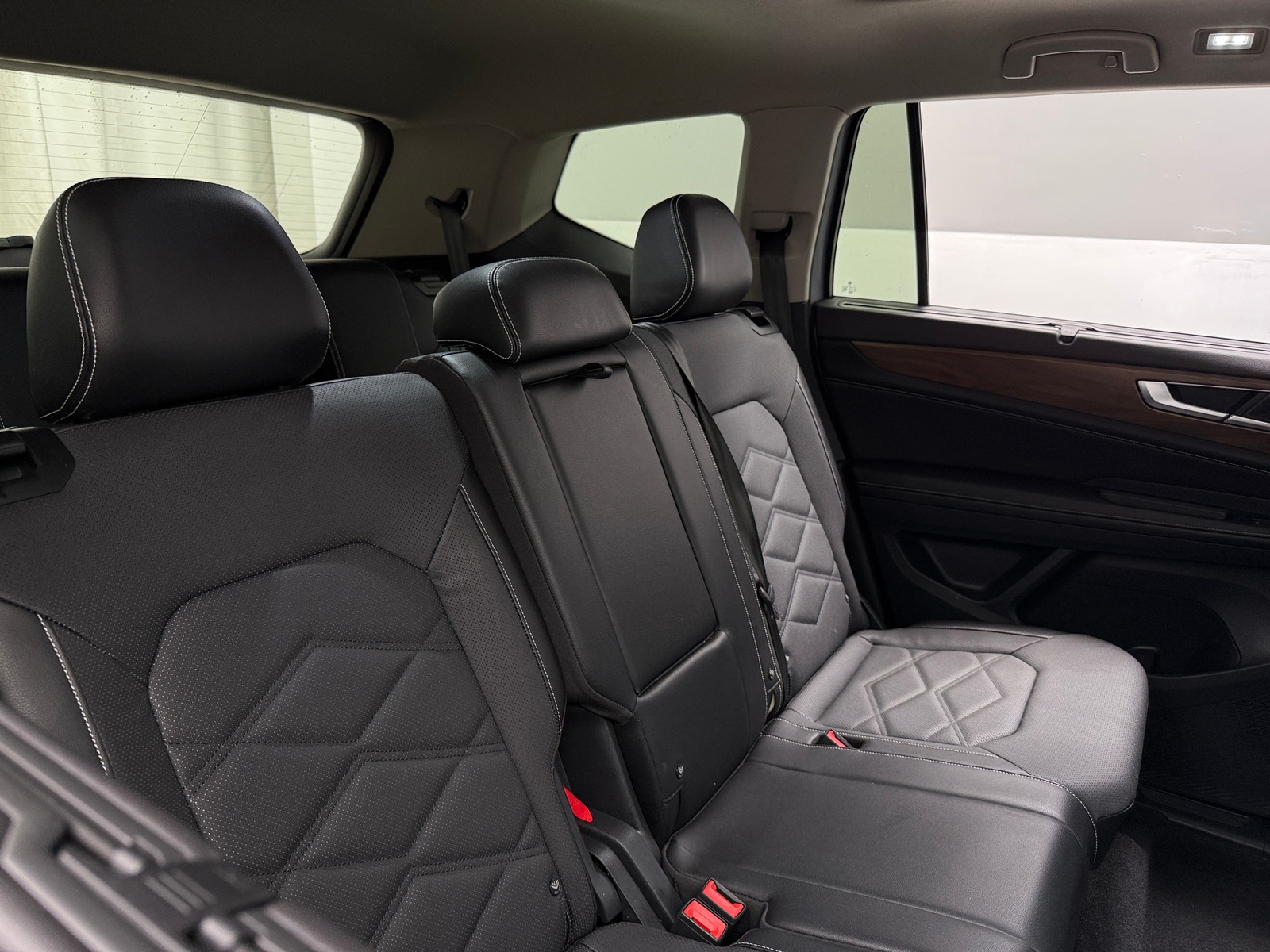 Thumbnail: 2024 Volkswagen Atlas - 5