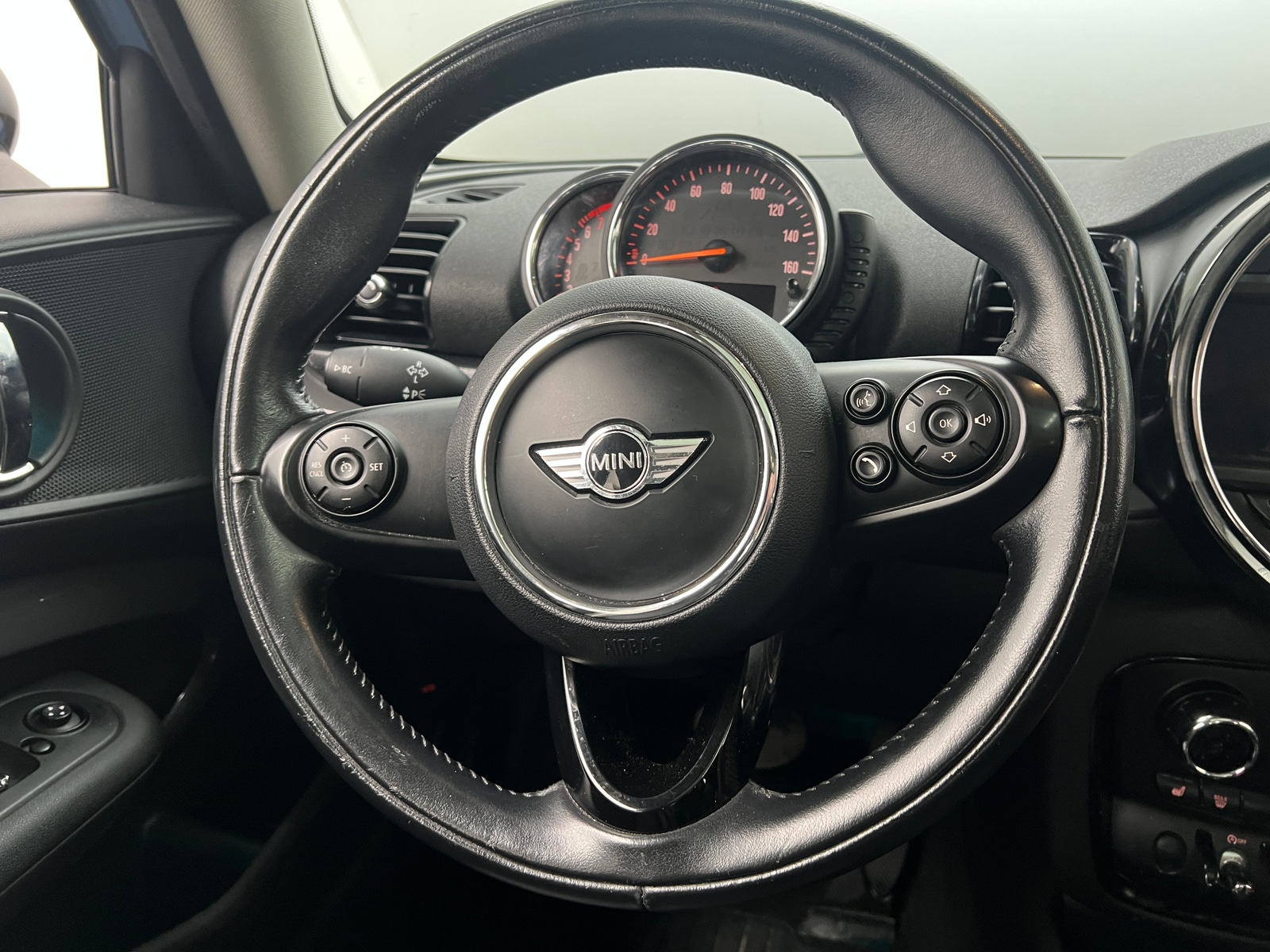 Thumbnail: 2017 MINI Cooper Clubman - 4