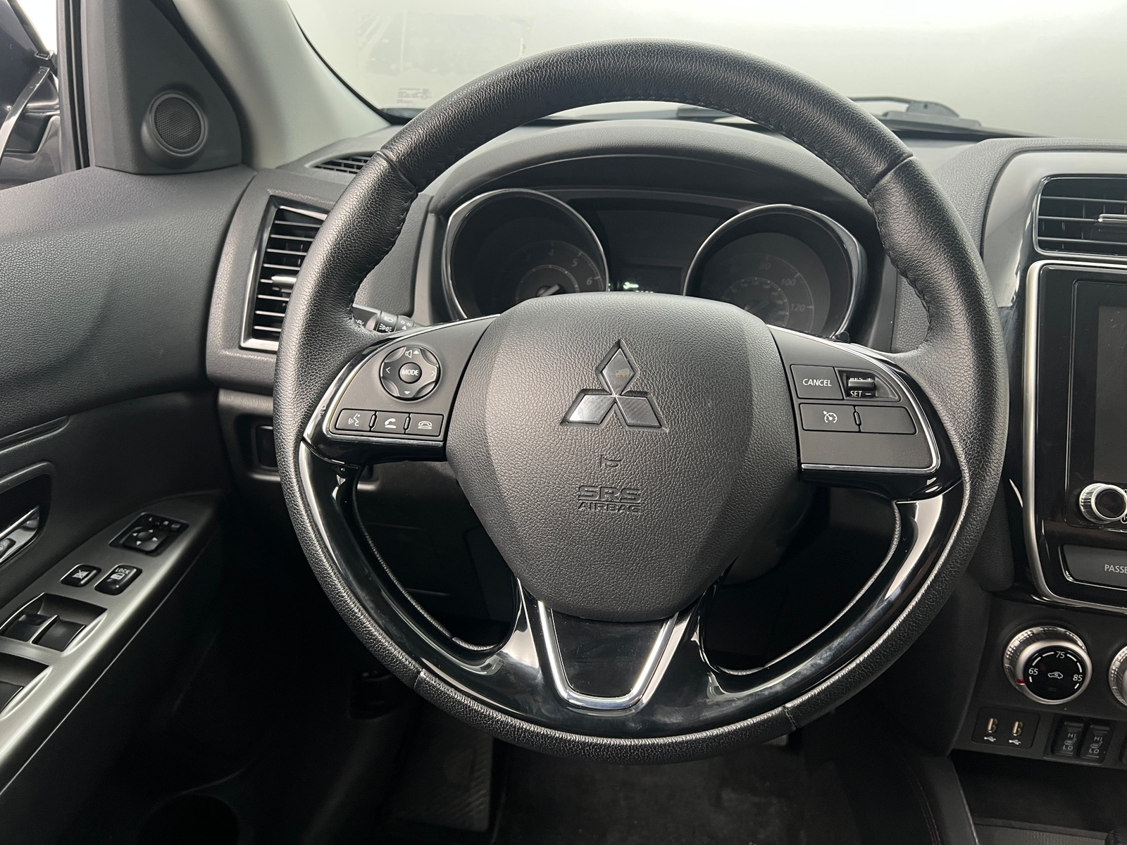 Thumbnail: 2023 Mitsubishi Outlander Sport - 5