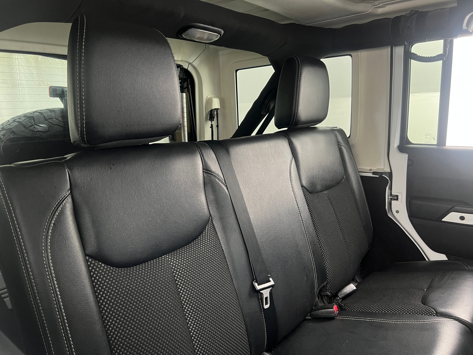 Thumbnail: 2015 Jeep Wrangler - 6