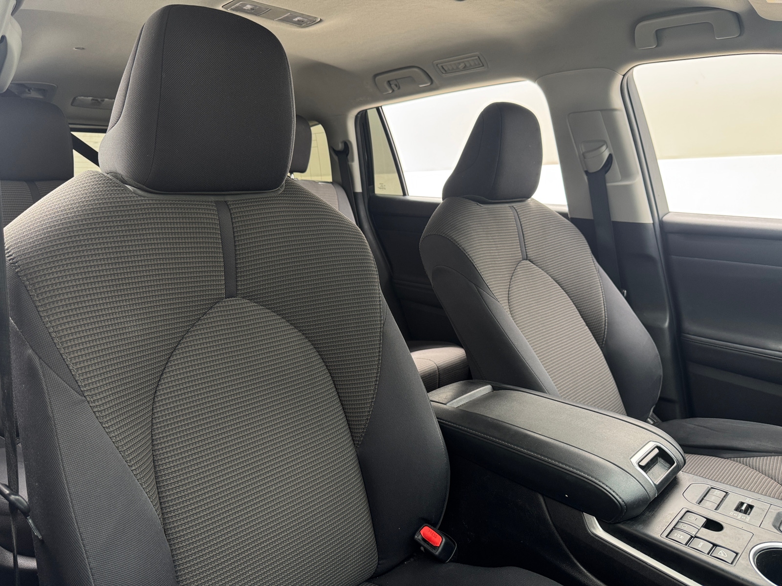 Thumbnail: 2023 Toyota Highlander - 2