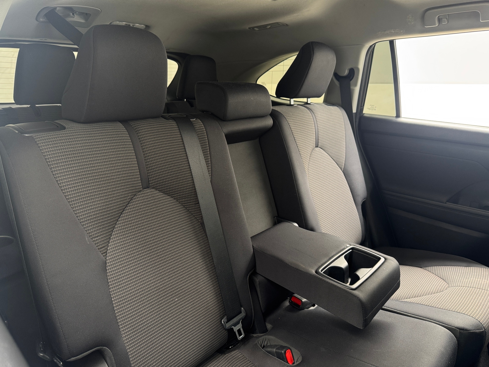 Thumbnail: 2023 Toyota Highlander - 6