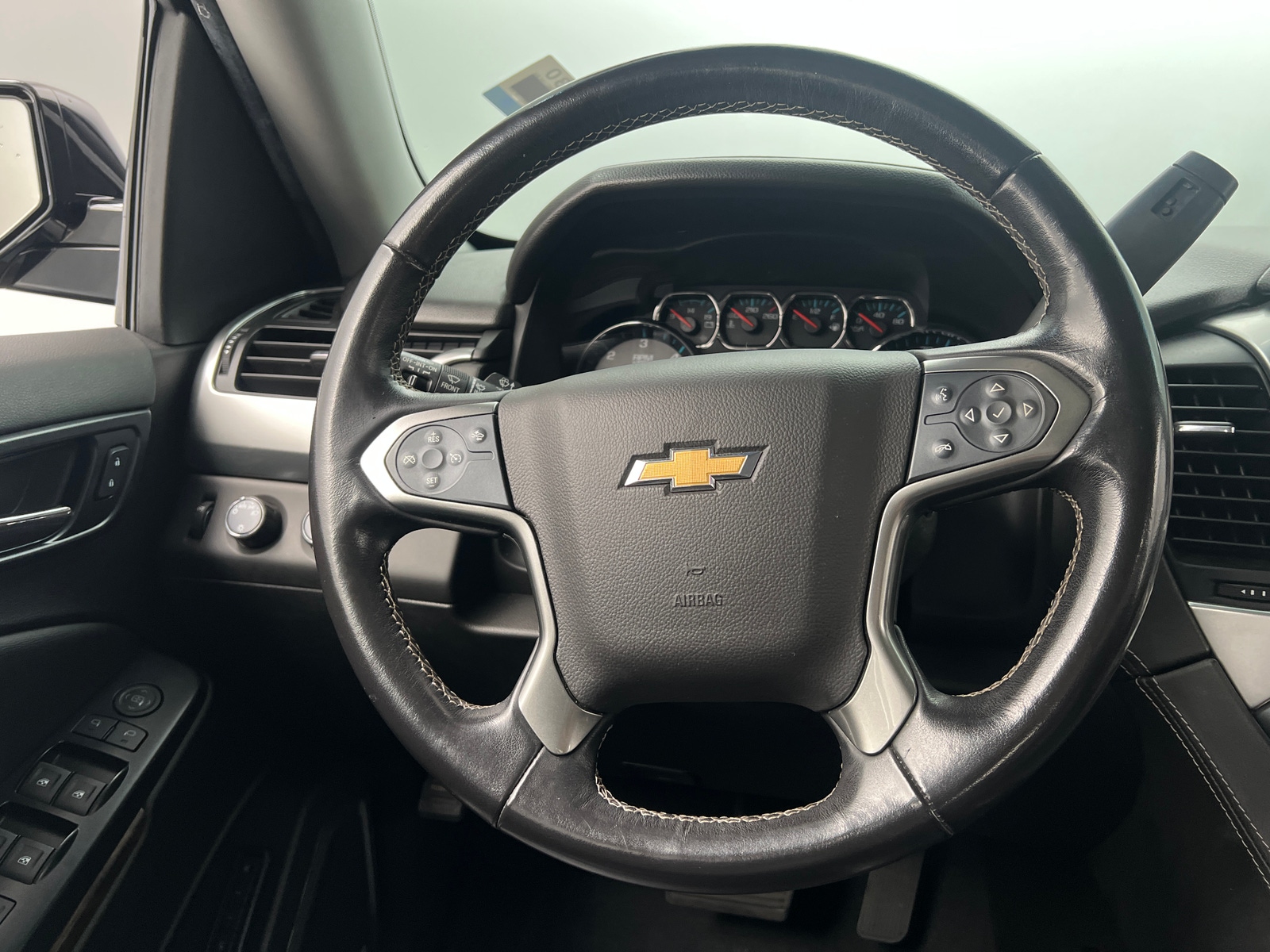 Thumbnail: 2019 Chevrolet Tahoe - 4