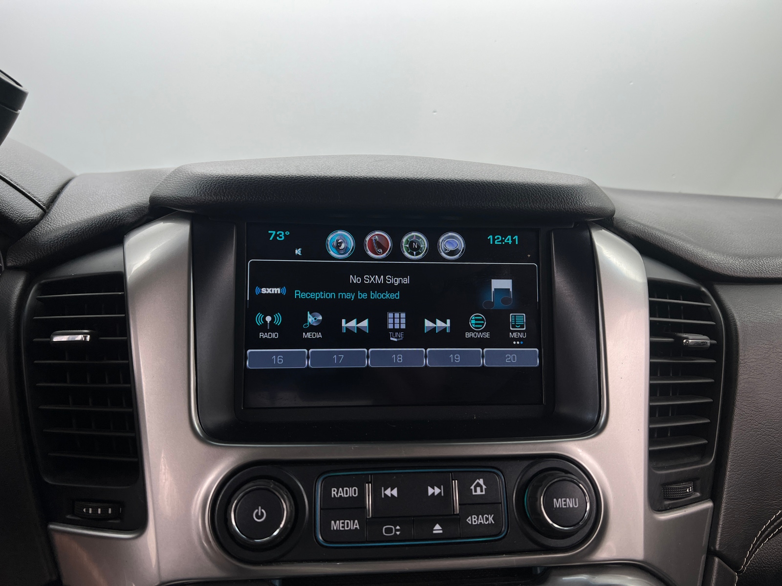 Thumbnail: 2019 Chevrolet Tahoe - 3