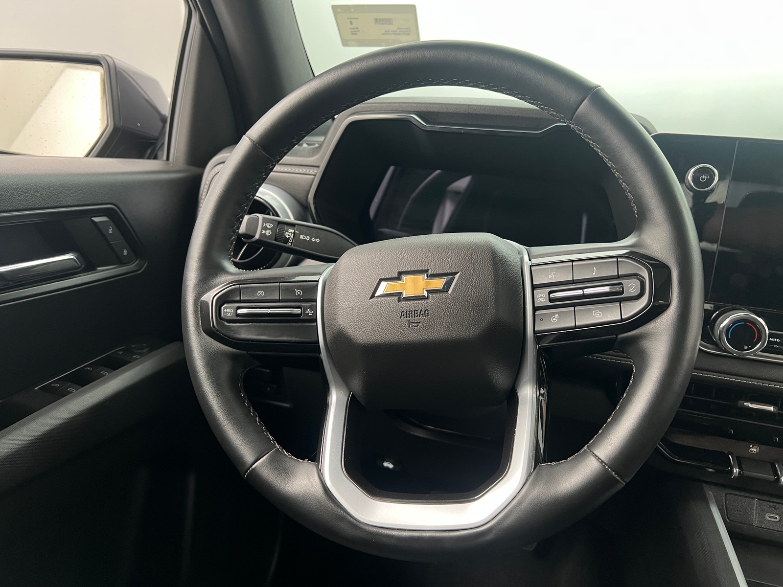Thumbnail: 2023 Chevrolet Colorado - 5