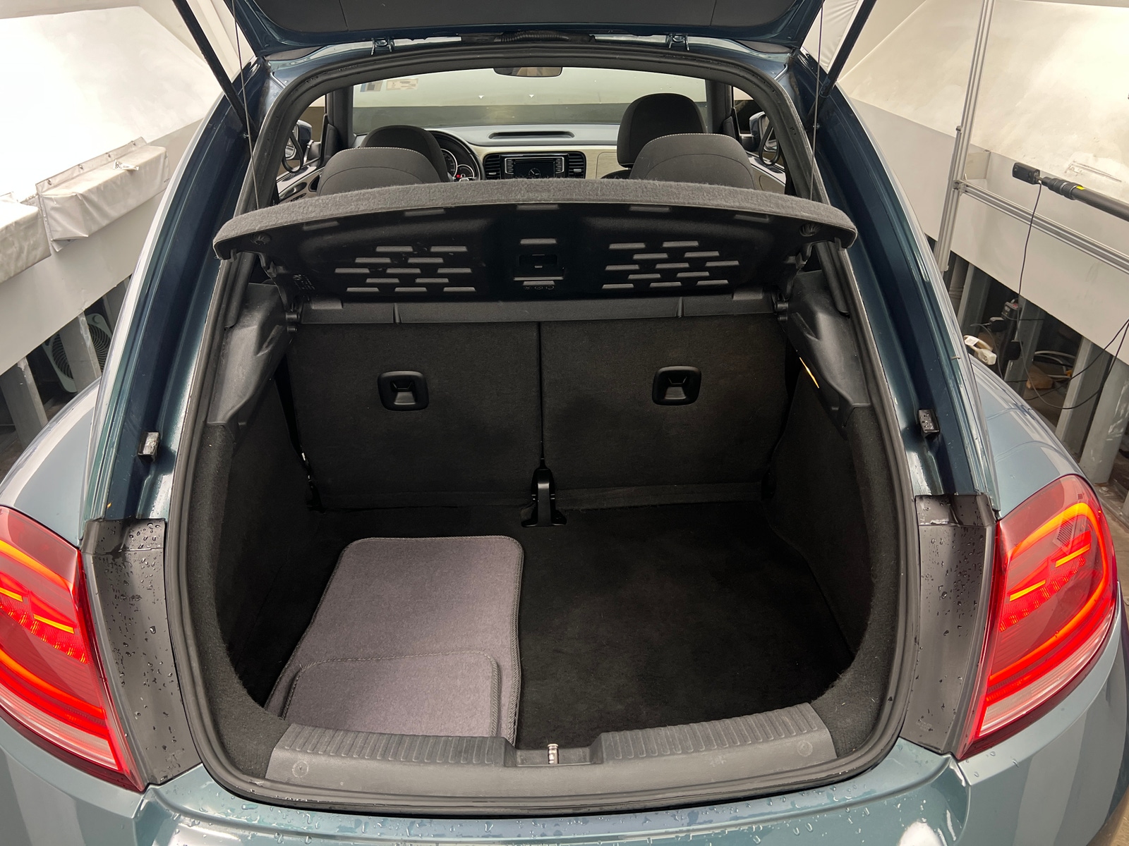 Thumbnail: 2018 Volkswagen Beetle - 7