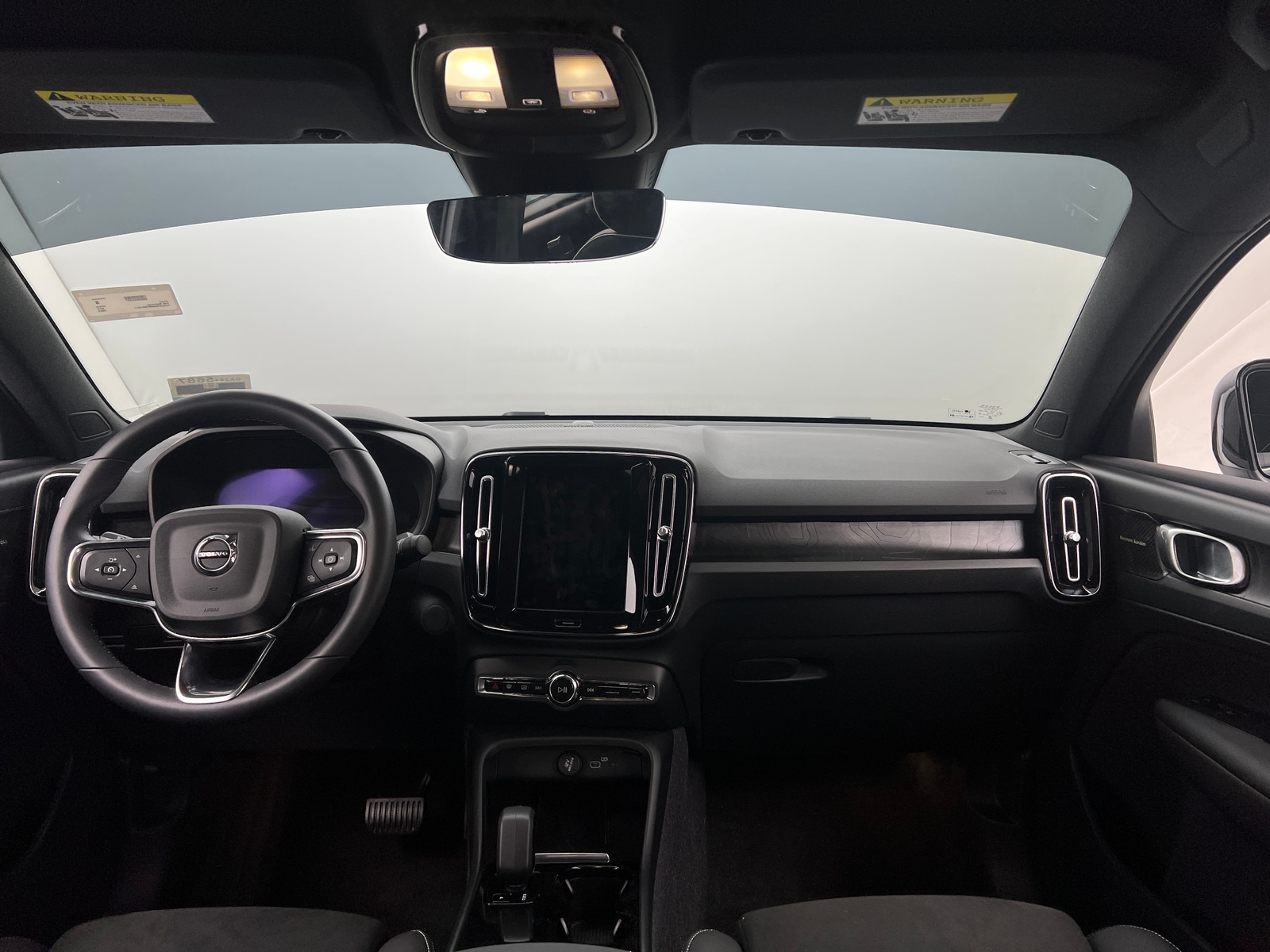 Thumbnail: 2023 Volvo C40 - 3