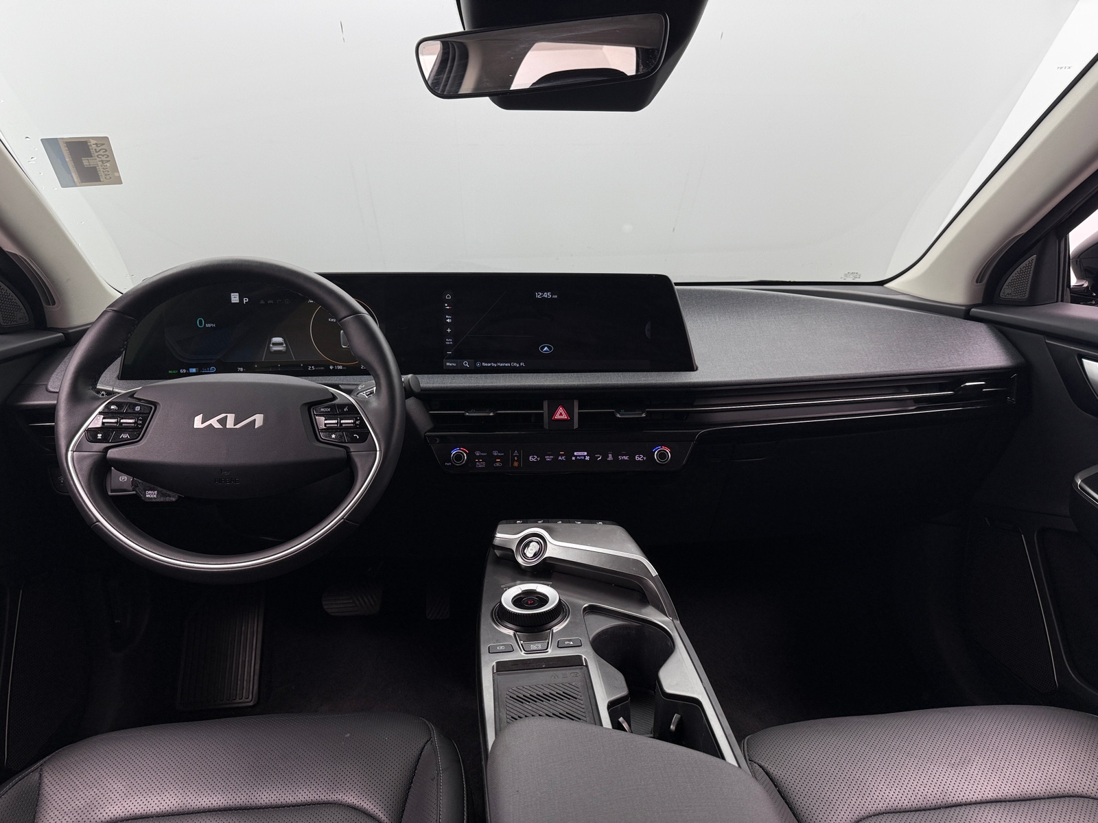 Thumbnail: 2022 Kia EV6 - 2