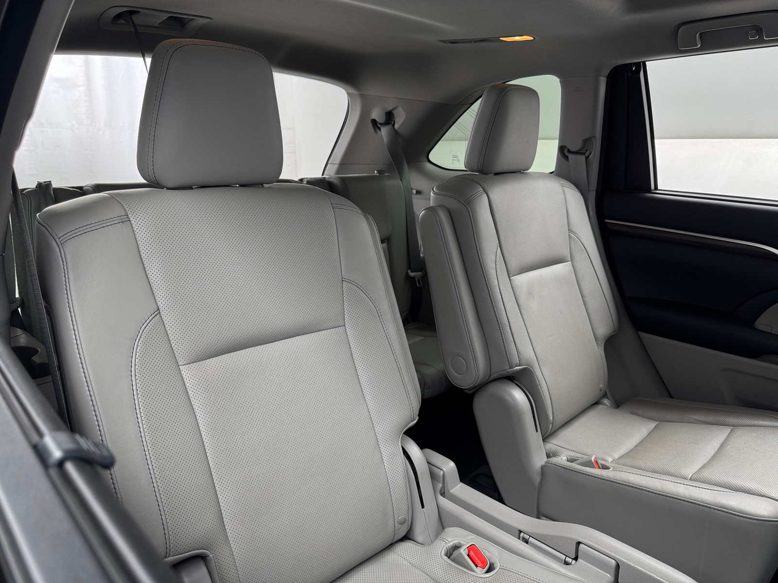 Thumbnail: 2015 Toyota Highlander - 5