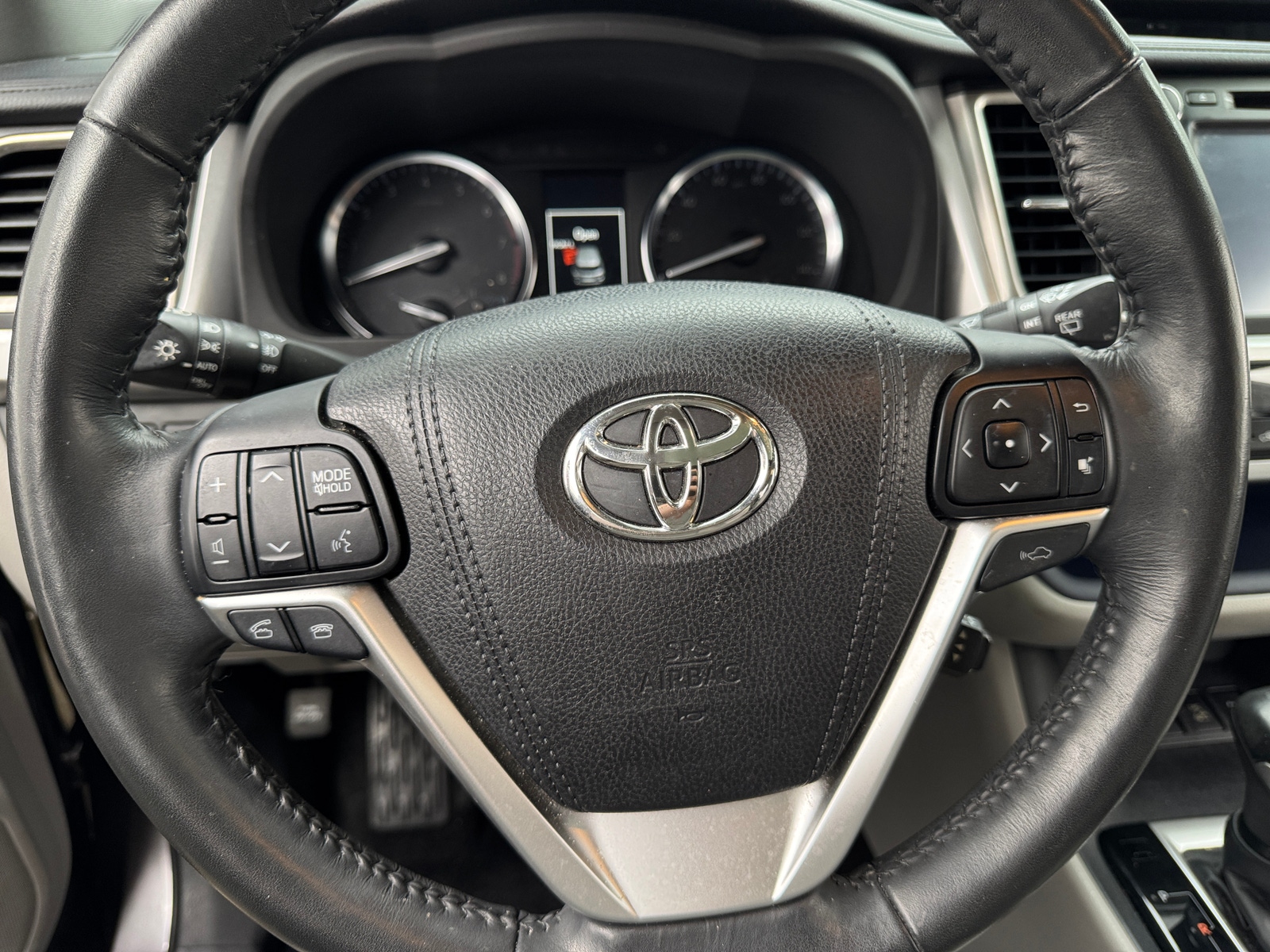 Thumbnail: 2015 Toyota Highlander - 4