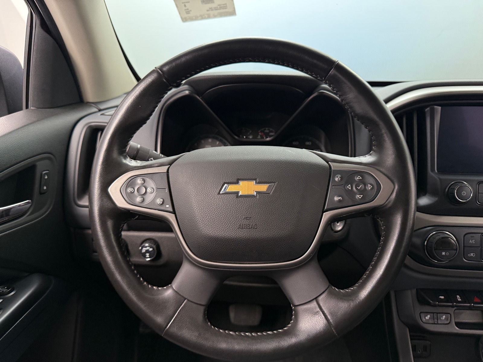 Thumbnail: 2022 Chevrolet Colorado - 4