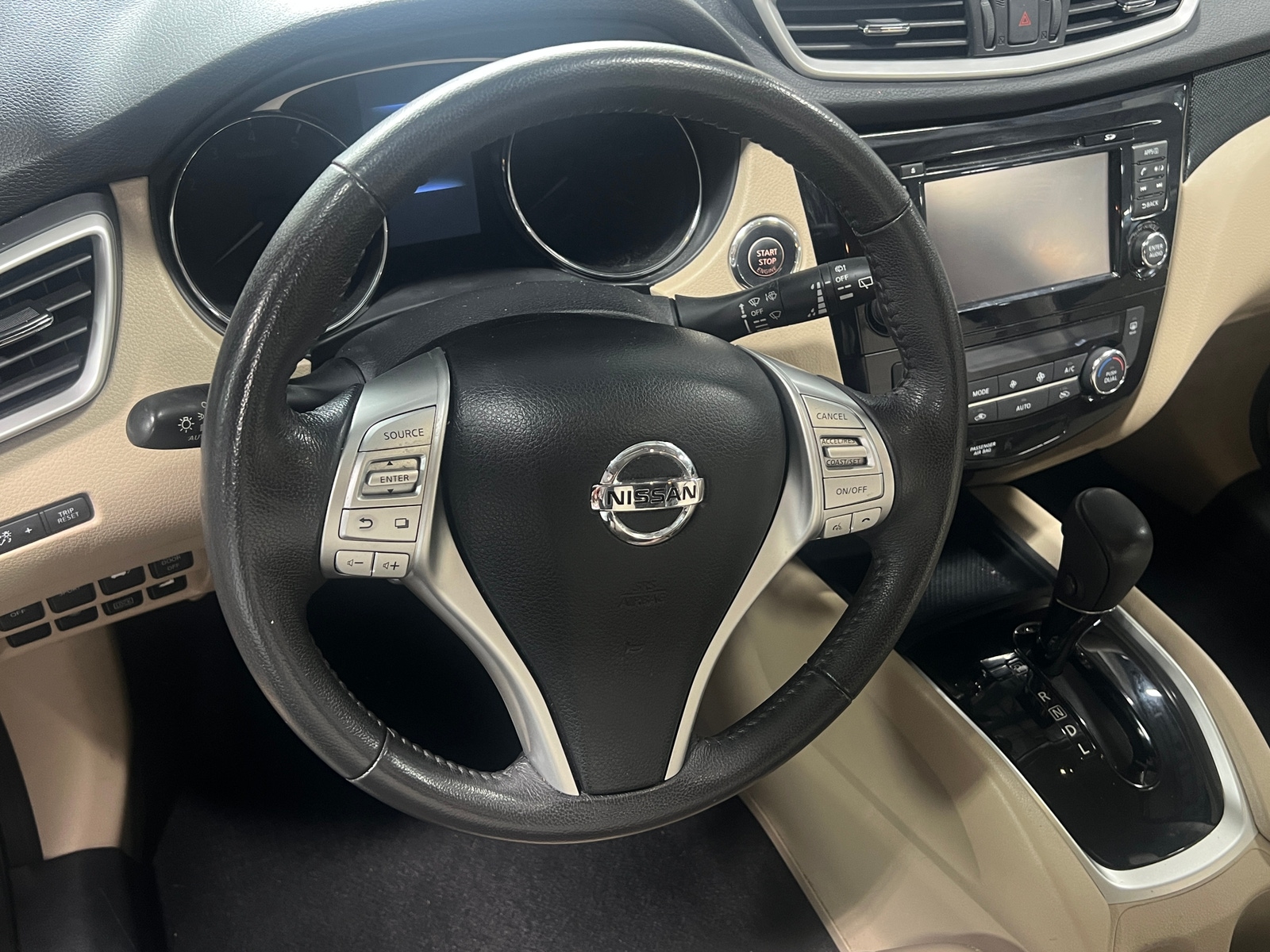 Thumbnail: 2016 Nissan Rogue - 4